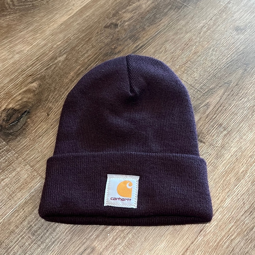 Women’s blackberry Carhartt watch hat